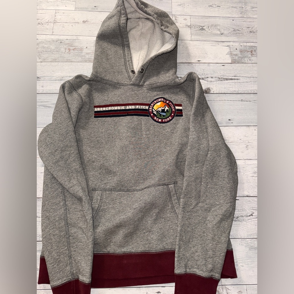 Abercrombie & Fitch Gray Pullover Hoodie with Maroon Accents